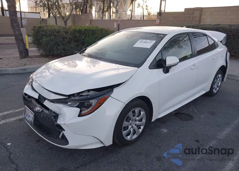 2021 Toyota Corolla Le z USA, uszkodzony, nr VIN JTDEPMAE7MJ178779